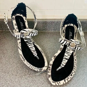 NEW Midnight Velvet Black and White Snakeskin Print Sandals Size 9